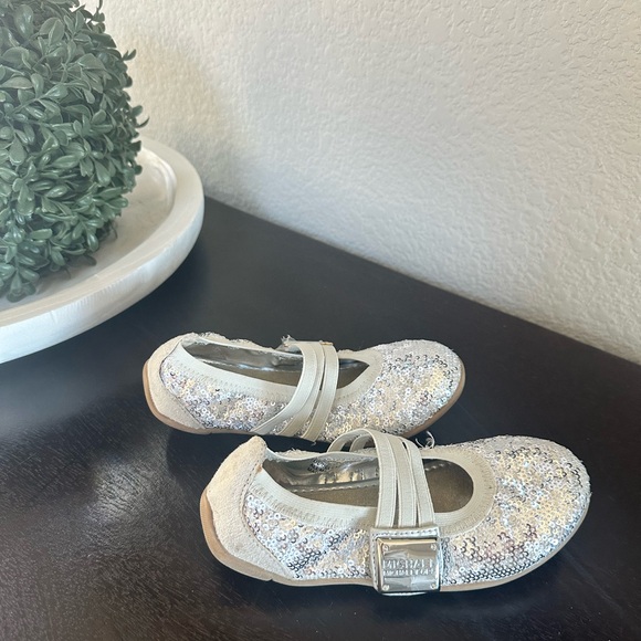 Michael Kors Lil Delilah silver sequin flats 12 - Picture 2 of 4